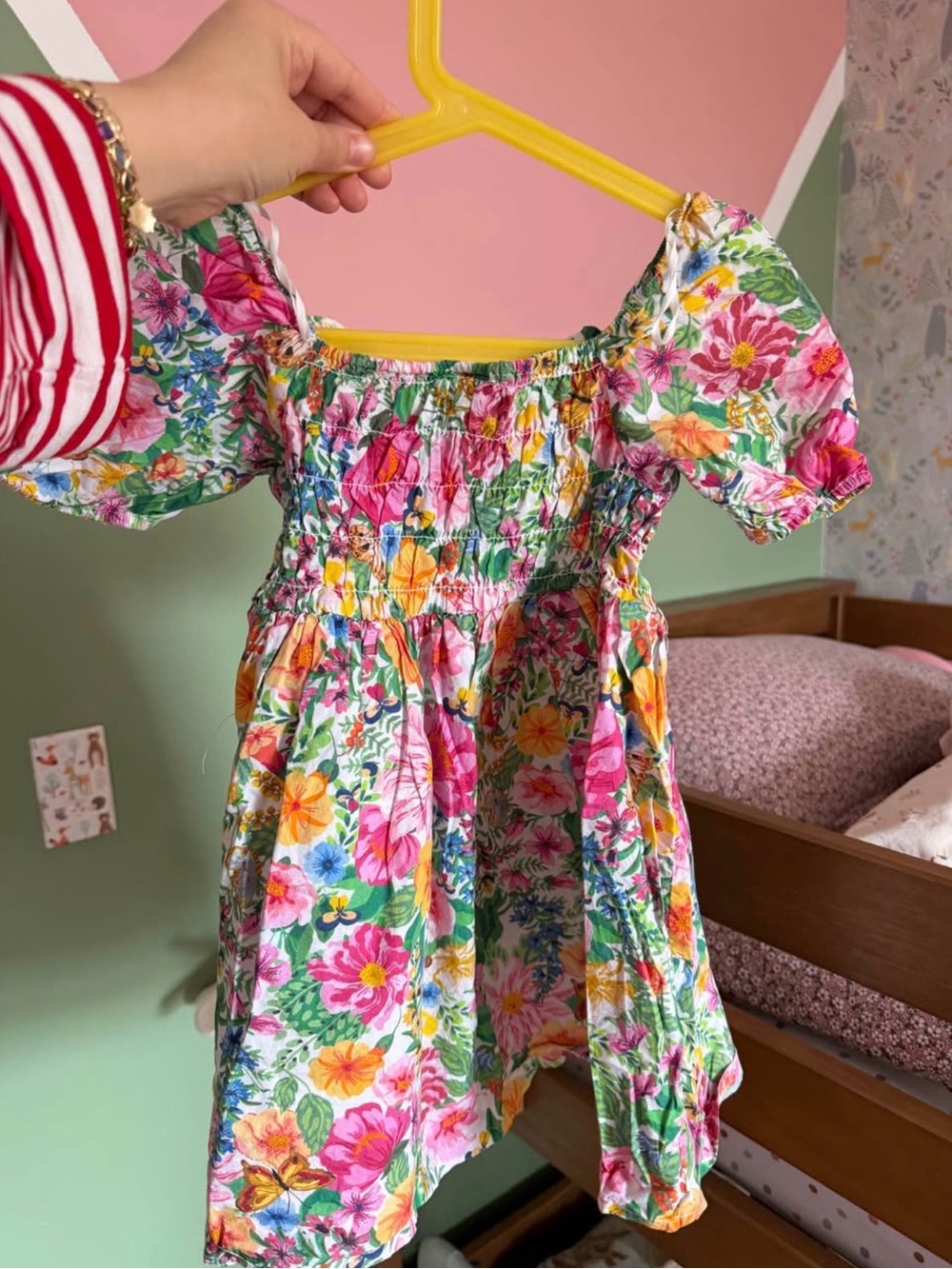 7 Cute bundle of girls’ dresses in sizes/ages 3–6 👗